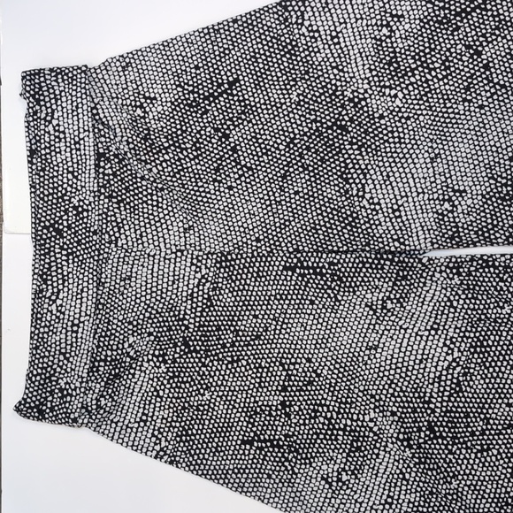 3/$20 LAURA Flowy Culottes Cropped Pants Flare Leg Foldover Waist Animal Print - Picture 2 of 9